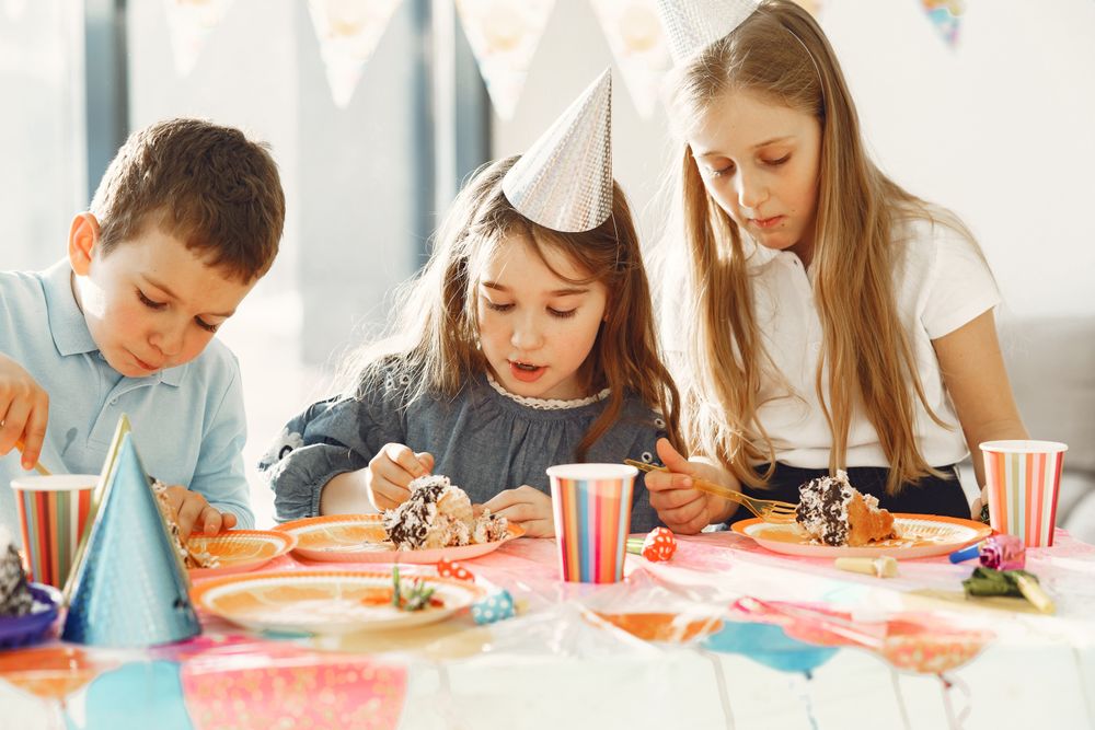 Children eating cake at a birthday party